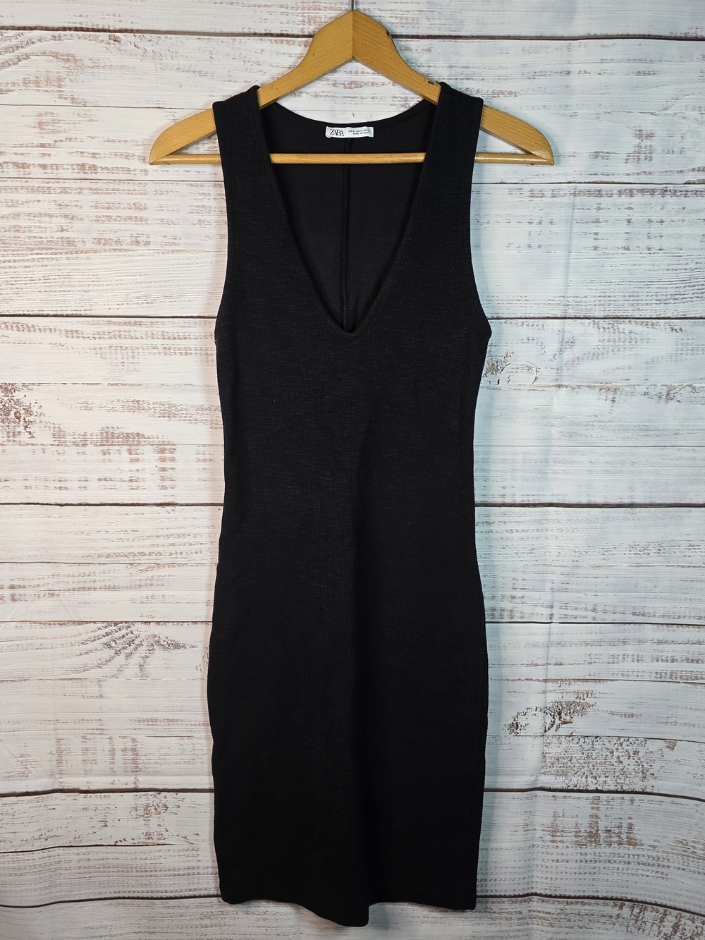 Zara Women’s Black Ribbed Deep V-Neck Sleeveless Midi Dress Size M